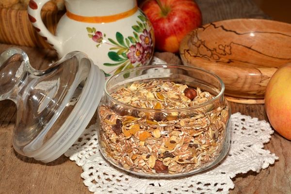 Oats for Your Skin: 30 Days of Natural Remedies for Winter Irritation