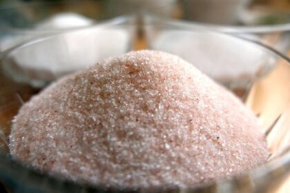 Pink-Salt-Vs-White-Salt