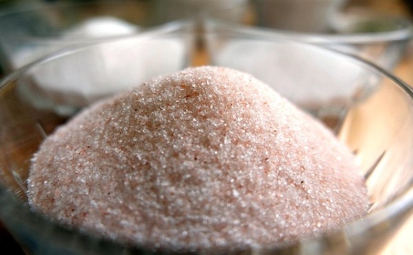Pink-Salt-Vs-White-Salt