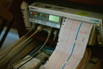 Looking for the best cardiac hospitals in UAE? Explore 10 best hospitals in Dubai and Abu Dhabi for heart surgery and cardiac care.
